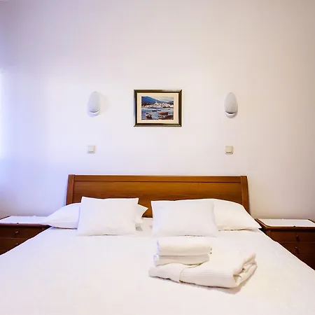 Apartment And Rooms Ana Podstrana Exterior photo