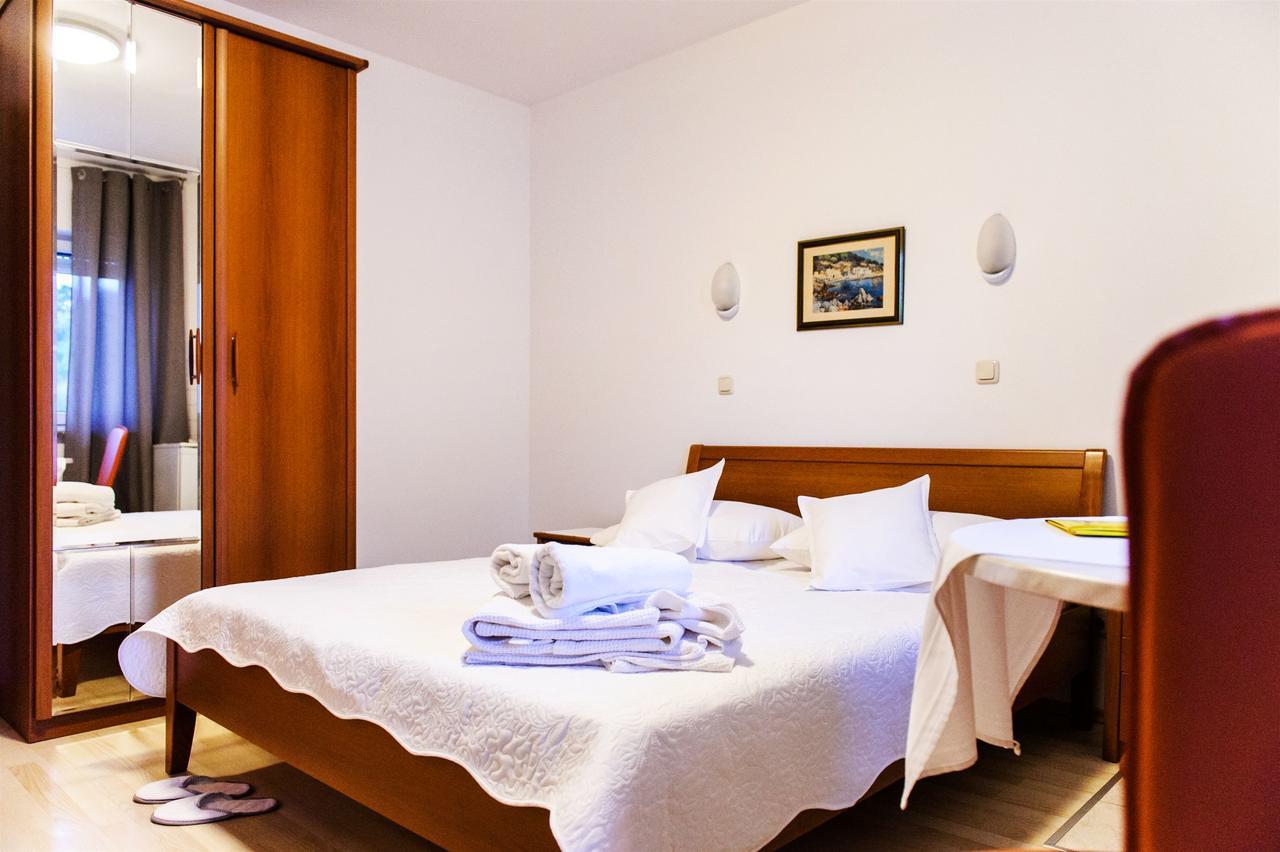 Apartment And Ana Podstrana